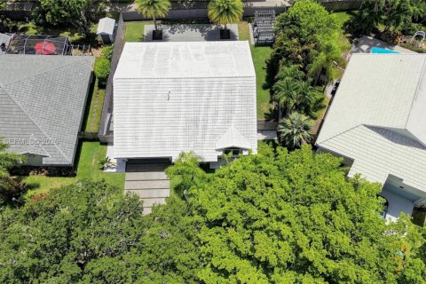 House in Cutler Bay, Florida 4 bedrooms, 195.75 sq.m. № 2320481 - photo 9