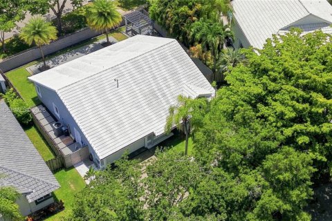 House in Cutler Bay, Florida 4 bedrooms, 195.75 sq.m. № 2320481 - photo 16