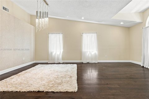 House in Cutler Bay, Florida 4 bedrooms, 195.75 sq.m. № 2320481 - photo 20