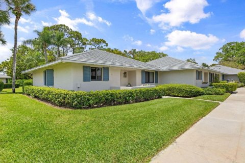 Townhouse in Palm Beach Gardens, Florida 2 bedrooms, 105.44 sq.m. № 1151423 - photo 1