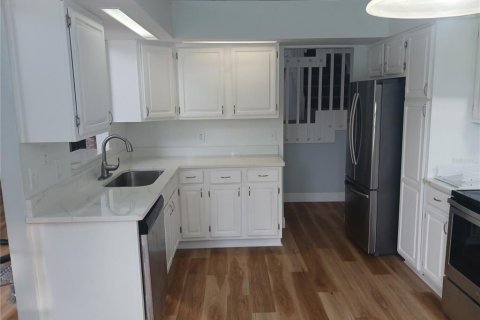 Casa en venta en Apopka, Florida, 5 dormitorios, 170.57 m2 № 1762236 - foto 11