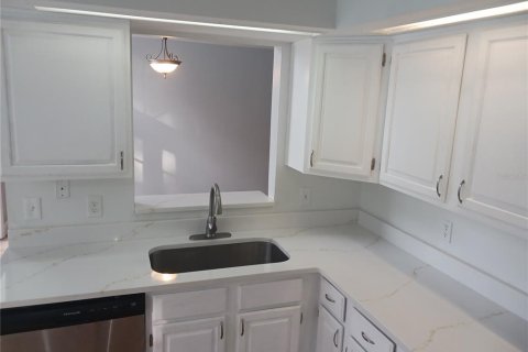 Casa en venta en Apopka, Florida, 5 dormitorios, 170.57 m2 № 1762236 - foto 14