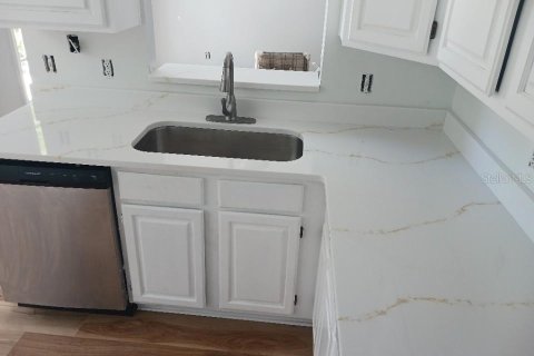 Casa en venta en Apopka, Florida, 5 dormitorios, 170.57 m2 № 1762236 - foto 15