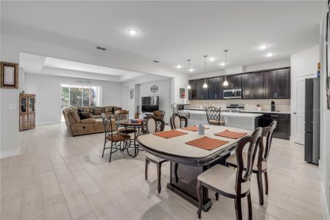 Villa ou maison à vendre à Ormond Beach, Floride: 4 chambres, 245.35 m2 № 2214327 - photo 8