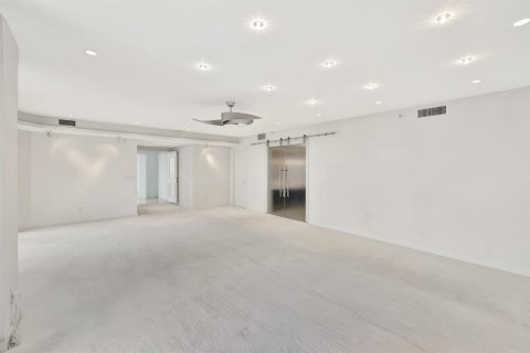 Condo in Fort Lauderdale, Florida, 4 bedrooms  № 2146855 - photo 22