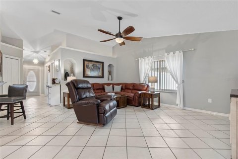 House in Palm Coast, Florida 3 bedrooms, 120.77 sq.m. № 2222351 - photo 7
