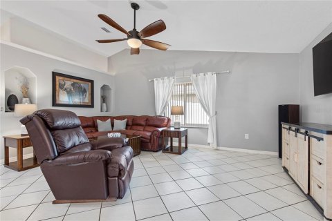 House in Palm Coast, Florida 3 bedrooms, 120.77 sq.m. № 2222351 - photo 8