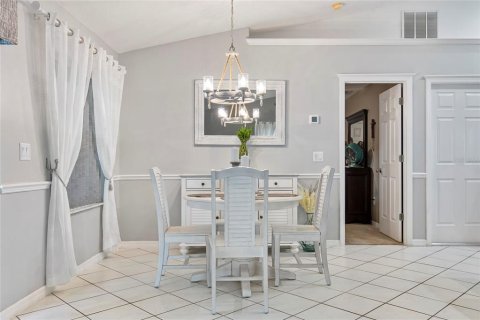 House in Palm Coast, Florida 3 bedrooms, 120.77 sq.m. № 2222351 - photo 13