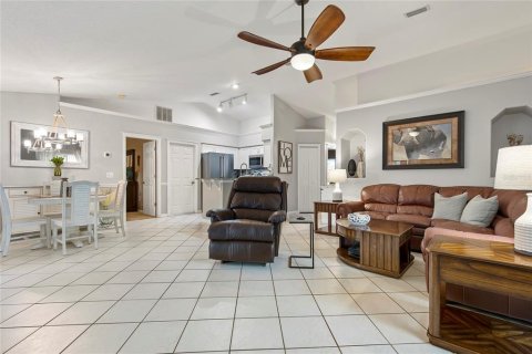 House in Palm Coast, Florida 3 bedrooms, 120.77 sq.m. № 2222351 - photo 5