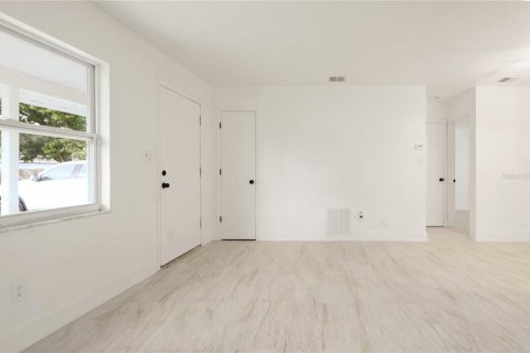 Villa ou maison à vendre à Orlando, Floride: 3 chambres, 111.85 m2 № 2358435 - photo 7