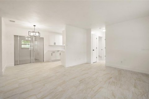 Villa ou maison à vendre à Orlando, Floride: 3 chambres, 111.85 m2 № 2358435 - photo 6
