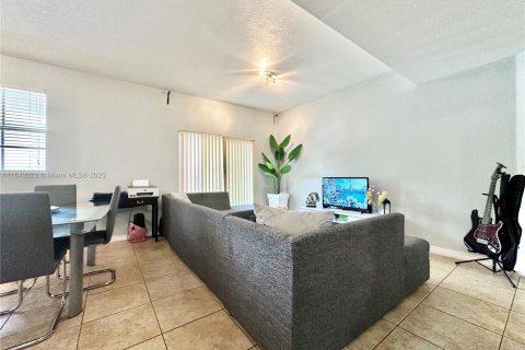 Купить кондоминиум в Дорал, Флорида 3 спальни, 112.13м2, № 1850808 - фото 11