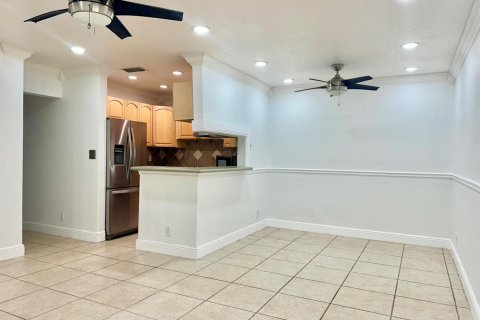 Copropriété à louer à Coral Springs, Floride: 2 chambres, 74.32 m2 № 2376219 - photo 21