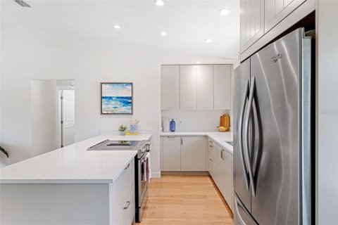 Casa en venta en Saint Petersburg, Florida, 3 dormitorios, 144.93 m2 № 1916079 - foto 10