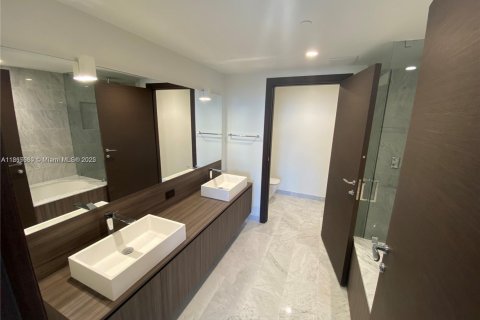 Copropriété à vendre à Miami, Floride: 1 chambre, 77.95 m2 № 1979219 - photo 5