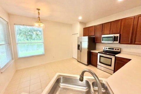 Villa ou maison à louer à Oviedo, Floride: 3 chambres, 143.91 m2 № 2408785 - photo 11
