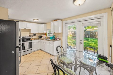 House in Largo, Florida 3 bedrooms, 75.34 sq.m. № 2398260 - photo 5