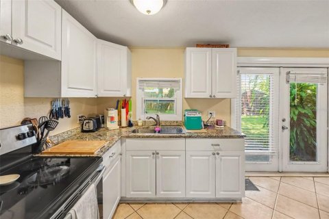 House in Largo, Florida 3 bedrooms, 75.34 sq.m. № 2398260 - photo 6