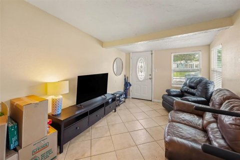House in Largo, Florida 3 bedrooms, 75.34 sq.m. № 2398260 - photo 4