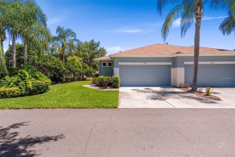 Condominio en Sun City Center, Florida, 2 dormitorios № 2113465