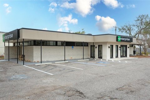 Propiedad comercial en alquiler en Saint Petersburg, Florida, 286.05 m2 № 1737228 - foto 2