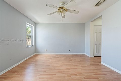 Купить виллу или дом в Мирамар, Флорида 4 спальни, 218.04м2, № 2017950 - фото 27