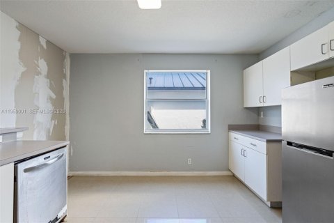 Купить виллу или дом в Мирамар, Флорида 4 спальни, 218.04м2, № 2017950 - фото 14