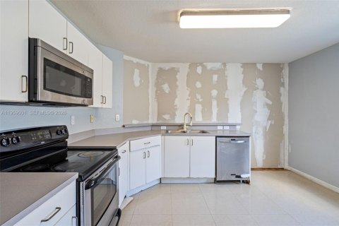 Купить виллу или дом в Мирамар, Флорида 4 спальни, 218.04м2, № 2017950 - фото 13