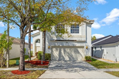 House in Miramar, Florida 4 bedrooms, 218.04 sq.m. № 2017950