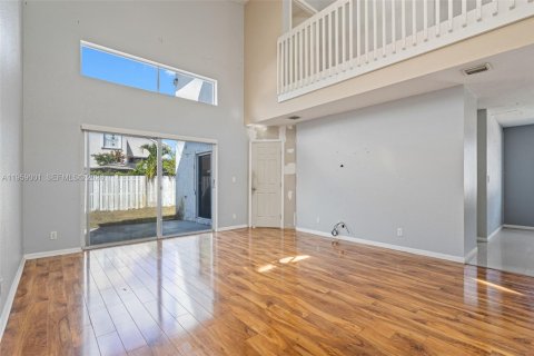 Купить виллу или дом в Мирамар, Флорида 4 спальни, 218.04м2, № 2017950 - фото 5