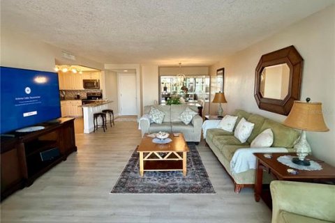Condo in Clearwater, Florida, 2 bedrooms  № 2377954 - photo 25