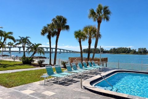 Condo in Clearwater, Florida, 2 bedrooms  № 2377954 - photo 8