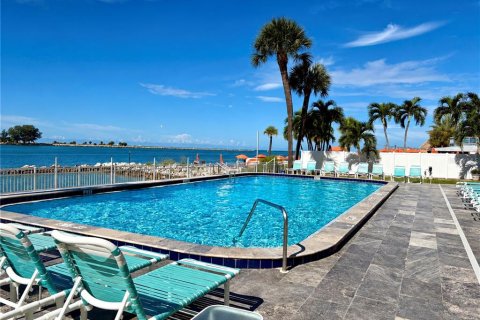 Condo in Clearwater, Florida, 2 bedrooms  № 2377954 - photo 6