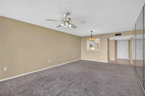 Condo in Bradenton, Florida, 1 bedroom  № 2208951 - photo 8