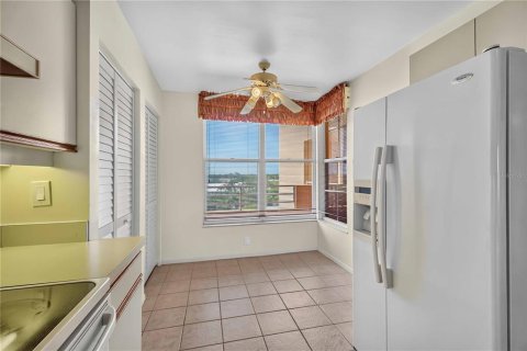 Condo in Bradenton, Florida, 1 bedroom  № 2208951 - photo 11