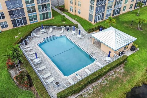 Condo in Bradenton, Florida, 1 bedroom  № 2208951 - photo 30