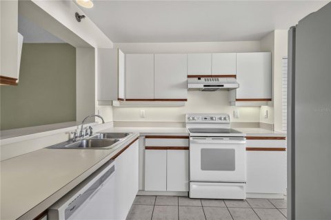 Condo in Bradenton, Florida, 1 bedroom  № 2208951 - photo 10
