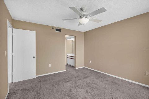 Condo in Bradenton, Florida, 1 bedroom  № 2208951 - photo 22