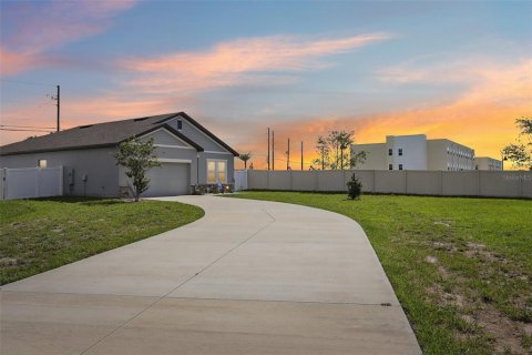 Casa en venta en Davenport, Florida, 4 dormitorios, 175.59 m2 № 1786451 - foto 2