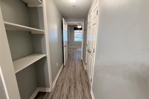 Condo in Tampa, Florida, 2 bedrooms № 2098103 - photo 15