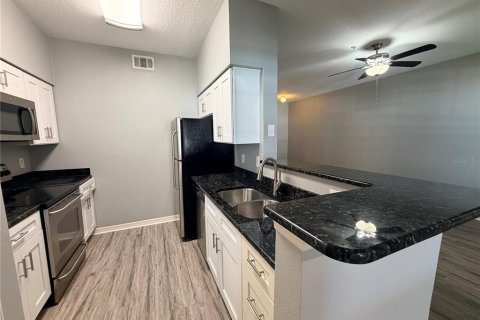 Condo in Tampa, Florida, 2 bedrooms № 2098103 - photo 22
