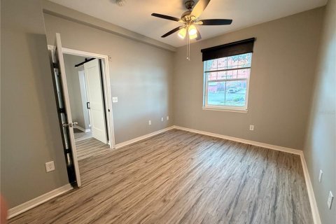 Condo in Tampa, Florida, 2 bedrooms № 2098103 - photo 16