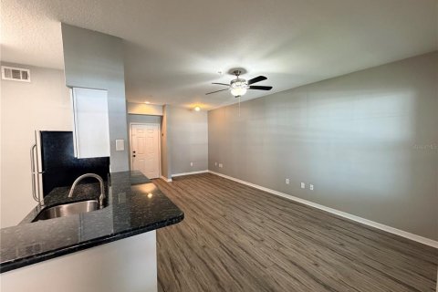 Condo in Tampa, Florida, 2 bedrooms № 2098103 - photo 25