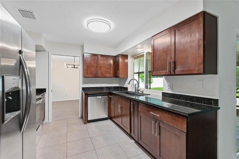 House in Palm Coast, Florida 4 bedrooms, 164.9 sq.m. № 1877328 - photo 12