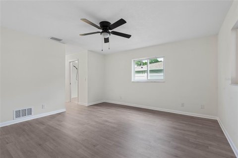House in Palm Coast, Florida 4 bedrooms, 164.9 sq.m. № 1877328 - photo 17
