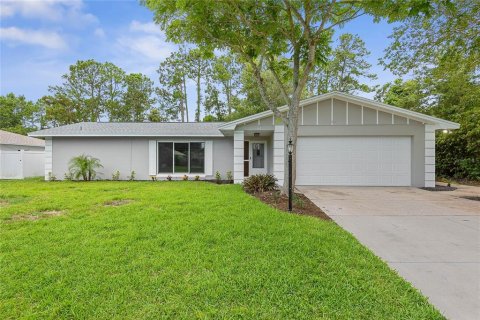 House in Palm Coast, Florida 4 bedrooms, 164.9 sq.m. № 1877328 - photo 1