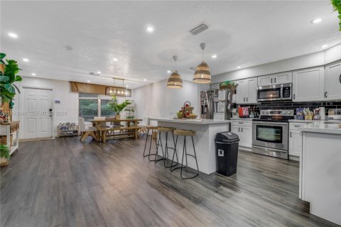 Casa en venta en Hollywood, Florida, 4 dormitorios, 137.5 m2 № 2153234 - foto 9