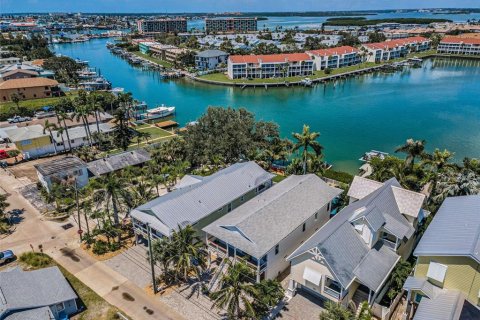 House in Treasure Island, Florida 2 bedrooms, 218.51 sq.m. № 1879456 - photo 5