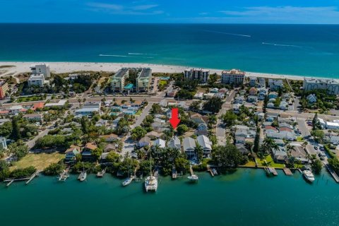 House in Treasure Island, Florida 2 bedrooms, 218.51 sq.m. № 1879456 - photo 6