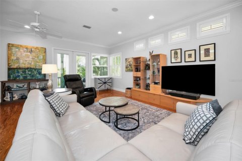 House in Treasure Island, Florida 2 bedrooms, 218.51 sq.m. № 1879456 - photo 24